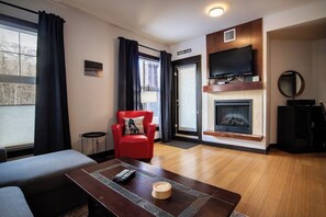 TV, fireplace - One Bed/Bath Silver Creek Retreat (Canmore)