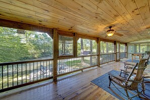Balcony - Mountain River Retreat Star5vacations (Ellijay)