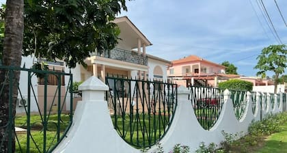 Villa Familial à Sao Tome à Moins de 5 Minutes de Laéroport et du Centre Ville