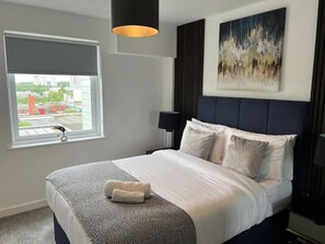 2 bedrooms, iron/ironing board, free WiFi, bed sheets - Prime Suite 2 Bed Apartment with Rooftop Terrace (Salford)