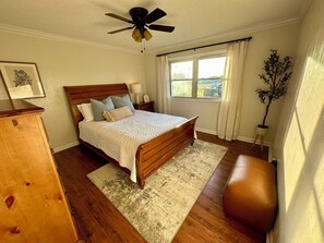 4 bedrooms, WiFi, bed sheets