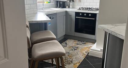 Cosy 2 Bed Apartment Close to Dublin Airport