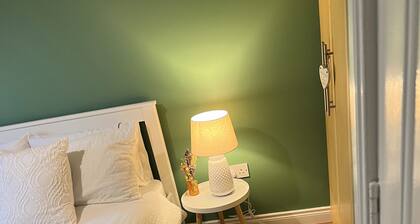 Cosy 2 Bed Apartment Close to Dublin Airport