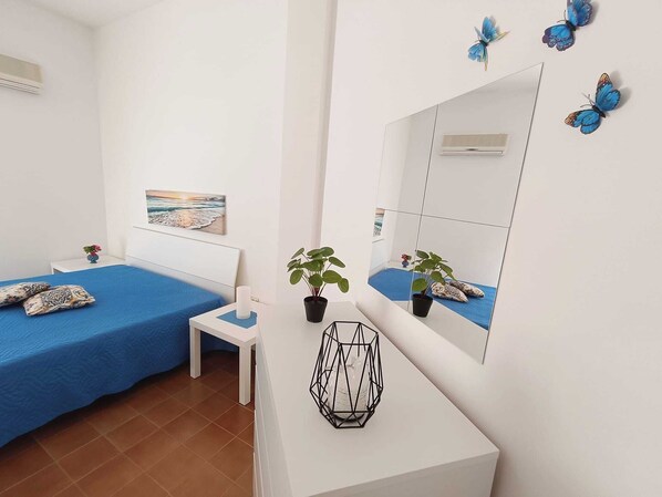 2 habitaciones, escritorio, tabla de planchar con plancha y wifi gratis