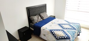 4 chambres, fer et planche à repasser, Wi-Fi, draps fournis