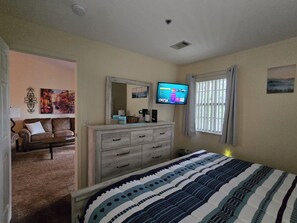 2 slaapkamers, een strijkplank/strijkijzer, gratis wifi, beddengoed