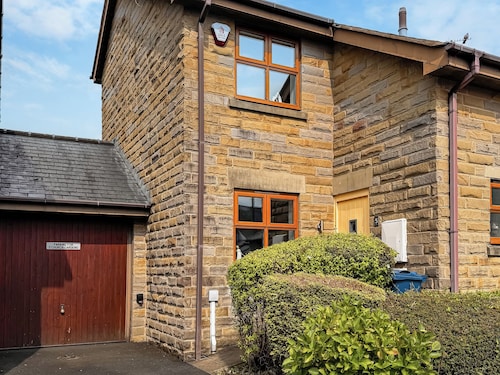 2 bedroom accommodation in Longridge