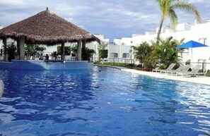 Pool - Departamento en Tequesquitengo (Tequesquitengo)