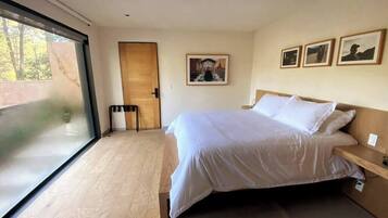 1 slaapkamer, een strijkplank/strijkijzer, wifi, beddengoed
