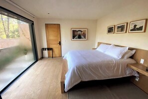 1 slaapkamer, een strijkplank/strijkijzer, wifi, beddengoed