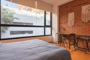 1 室のベッドルーム、WiFi、ベッドシーツ