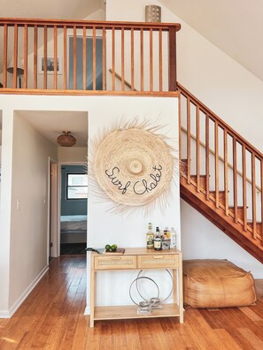 Interior - Bright A-Frame OC Fenwick line, 10 min walk to beach, 3 min to tiki/restaurant (Ocean City)