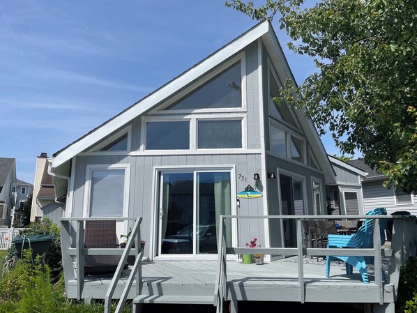 Exterior - Bright A-Frame OC Fenwick line, 10 min walk to beach, 3 min to tiki/restaurant (Ocean City)