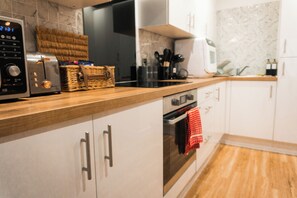 ميكروويف، فرن، موقد طهي مسطح، غلّاية كهربائية