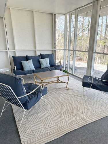 70's Boho Hideaway - Park/Ride - 10 Marinas within 15 Miles!