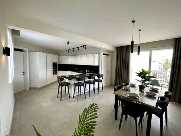 Dining - FL7 3 BR Bugibba Seafront LUX Apartments (Saint Paul's Bay)