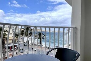 Property grounds - 3 BR Bugibba Seafront LUX Apartments (Saint Paul's Bay)