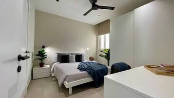 2 habitaciones, tabla de planchar con plancha, wifi y ropa de cama