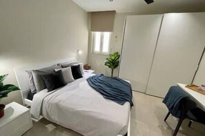 2 bedrooms, travel cot, WiFi