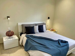 2 bedrooms, iron/ironing board, WiFi, bed sheets - FL8 2BR Bugibba Seafront LUX Apartment (Saint Paul's Bay)