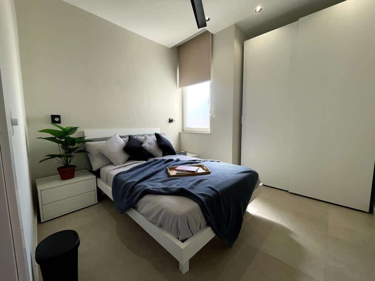 2 Schlafzimmer, Schreibtisch, Bügeleisen/Bügelbrett, Reisekinderbett
