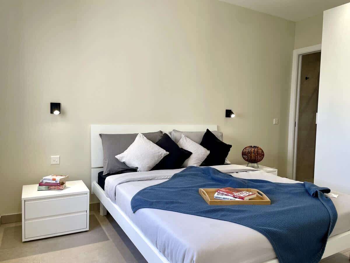 2 habitaciones, tabla de planchar con plancha, wifi y ropa de cama 