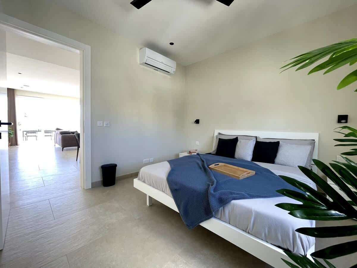 1 Schlafzimmer, Schreibtisch, Bügeleisen/Bügelbrett, Reisekinderbett