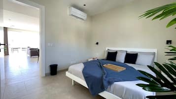 1 Schlafzimmer, Schreibtisch, Bügeleisen/Bügelbrett, Reisekinderbett