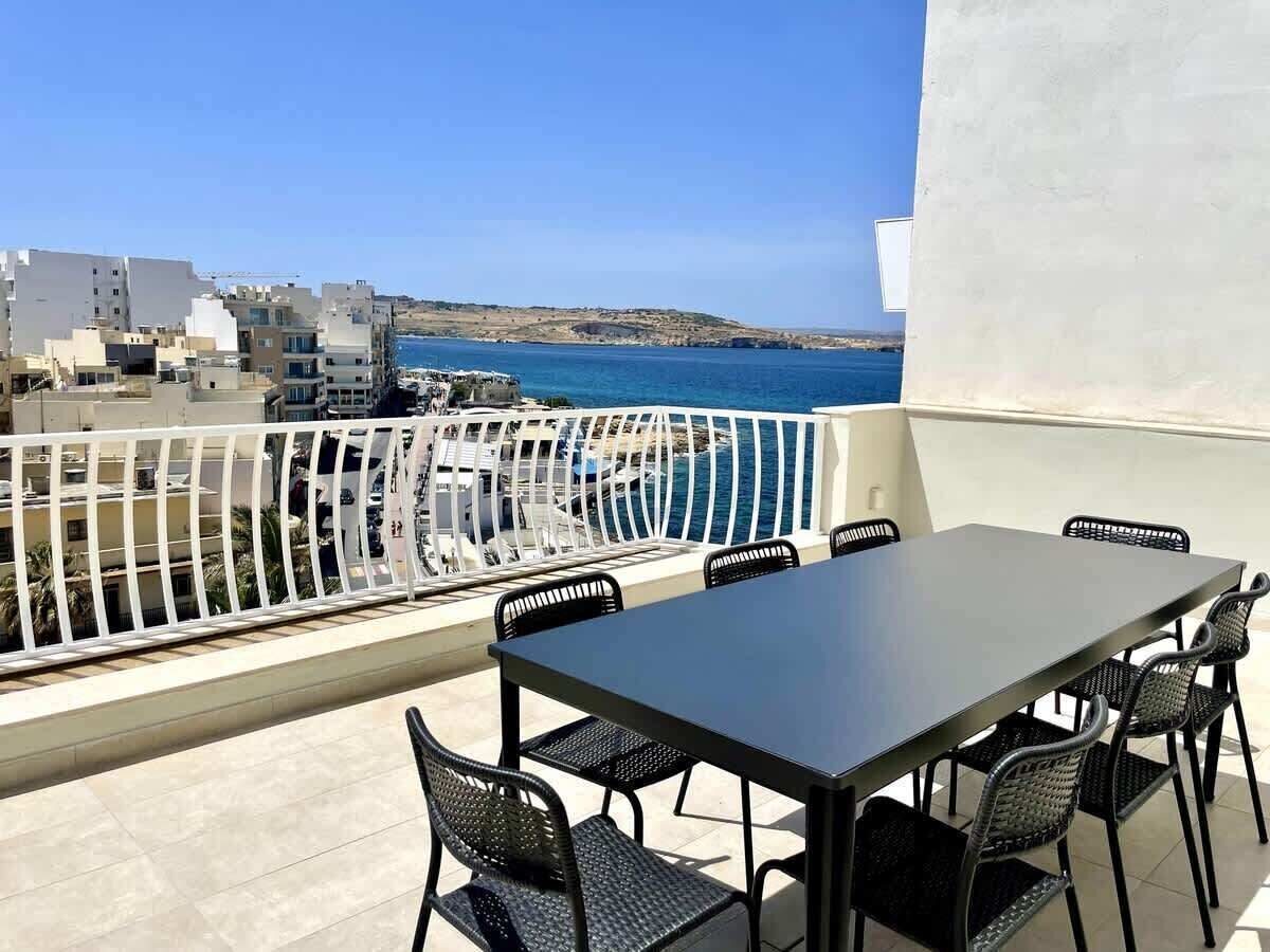 屋外ダイニングエリア