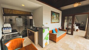 Villa, 1 camera da letto, lato piscina | Cucina privata | Frigorifero, microonde, tostapane, pentole/stoviglie/utensili