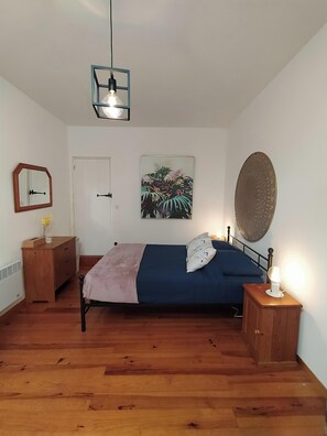 3 chambres, fer et planche Ă repasser, Wi-Fi, draps fournis