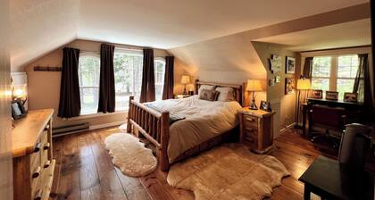 Family-friendly cabin along the White River 10 min to Crystal Mtn/ Mt. Rainer NP