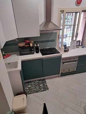 Microwave, oven, stovetop, dishwasher