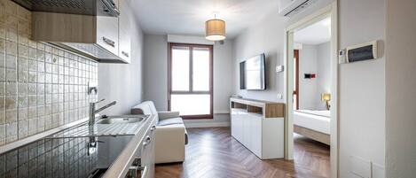 1 bedroom, iron/ironing board, travel cot, free WiFi