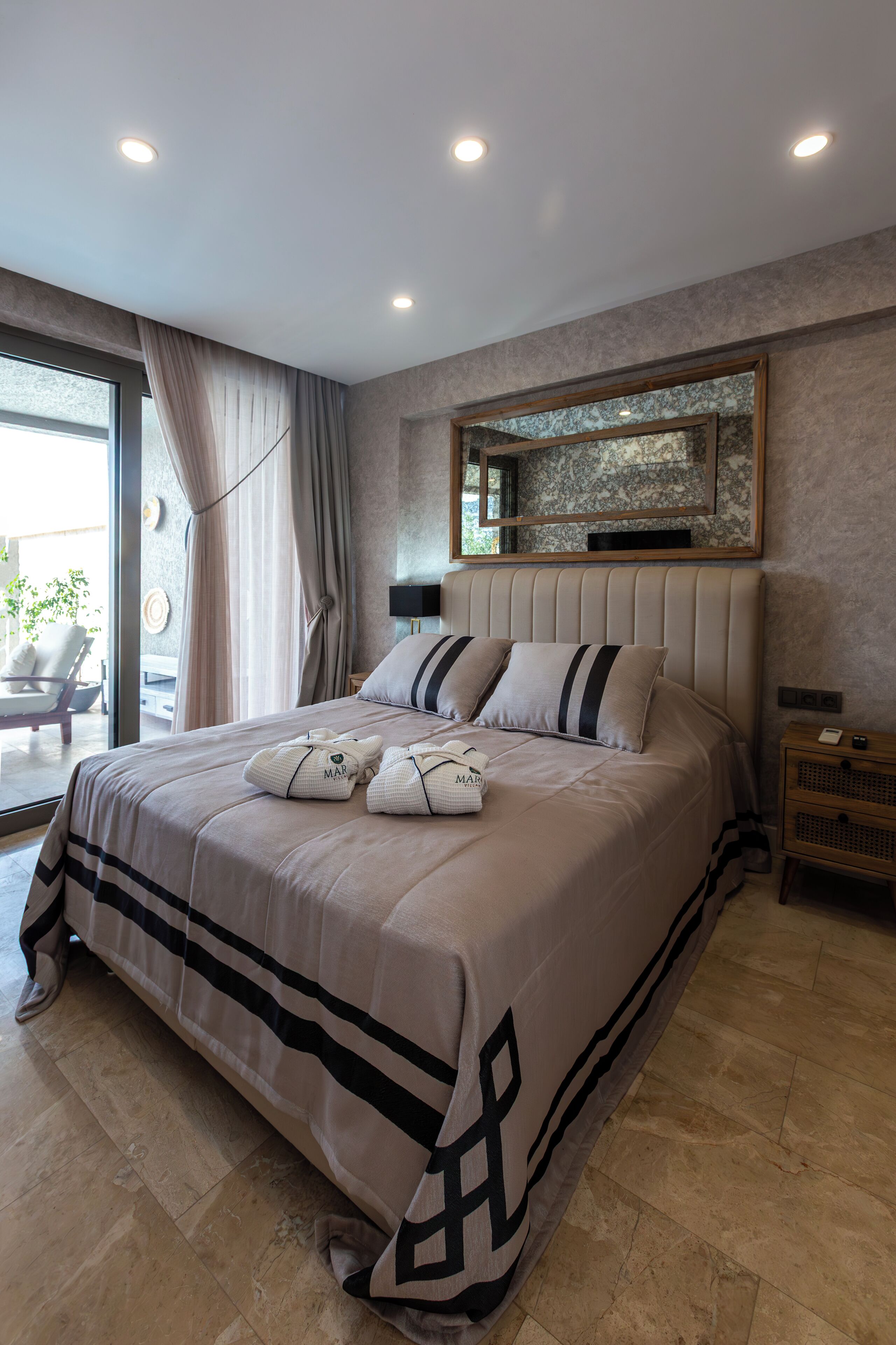 Luxury-Villa | Blick auf den Garten