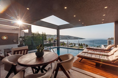 42-inch LED TV with satellite channels. Marje Villas Bodrum