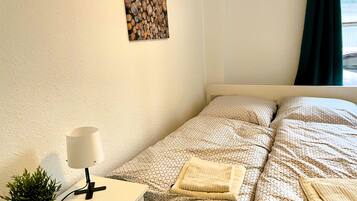 3 Schlafzimmer, Reisekinderbett, kostenloses WLAN, Bettwäsche
