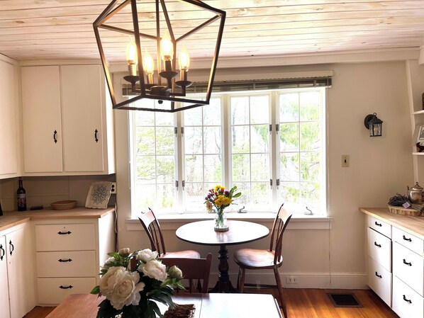 Dining - Country Farmhouse, Old Vineyard, Central AC, 2 King beds. (West Tisbury)