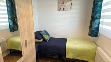 2 soverom, strykejern/-brett, wi-fi (inkludert) og sengetøy