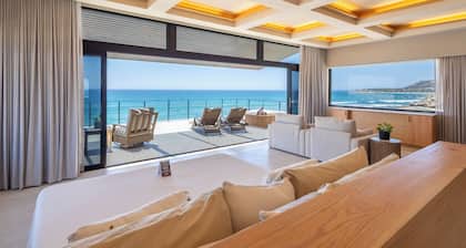 Cabo Break Hotel