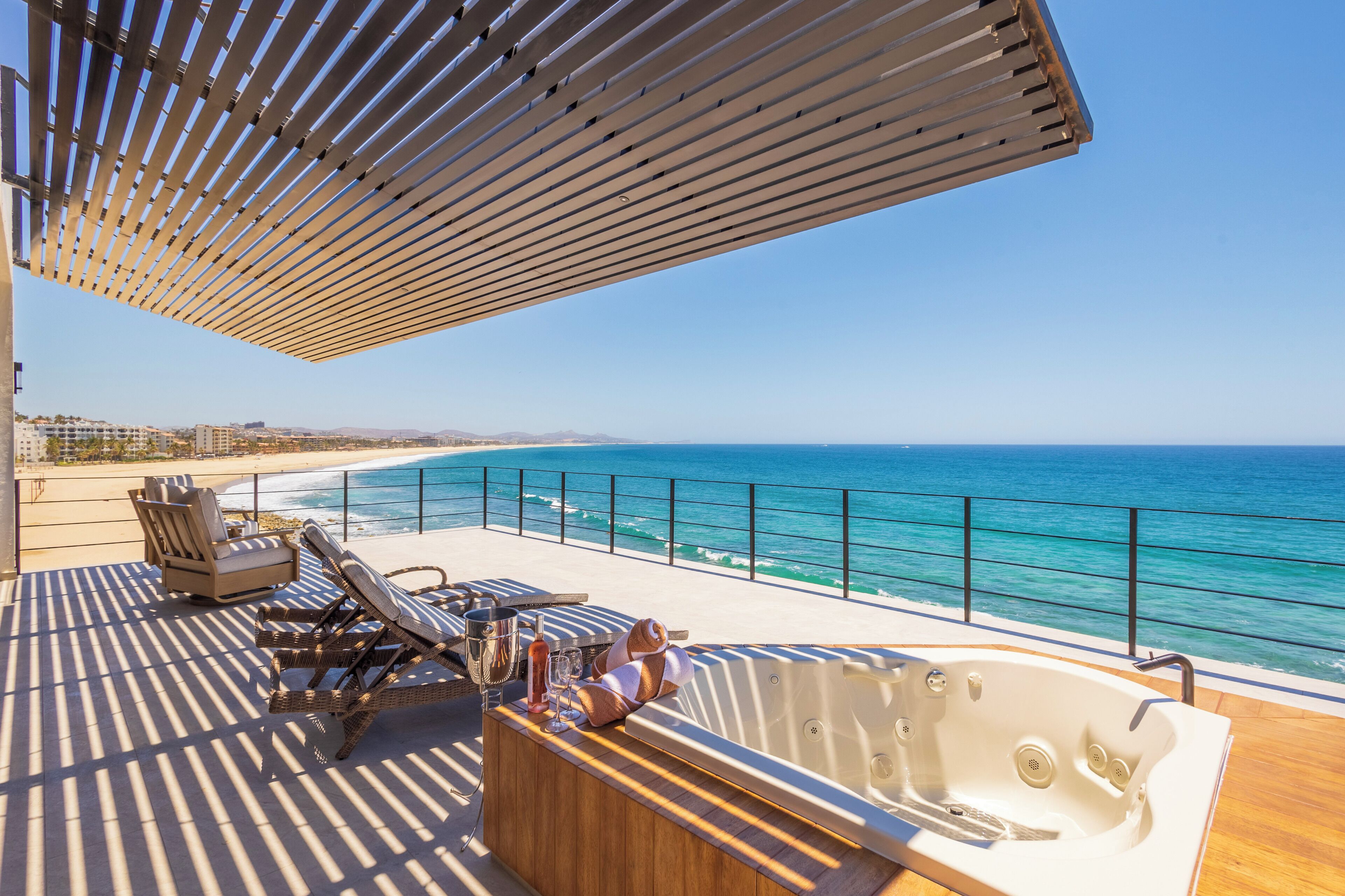 Panoraamakattohuoneisto | Näkymä rannalle/valtamerelle