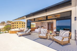 Penthouse Panorama | Pemandangan pantai/laut