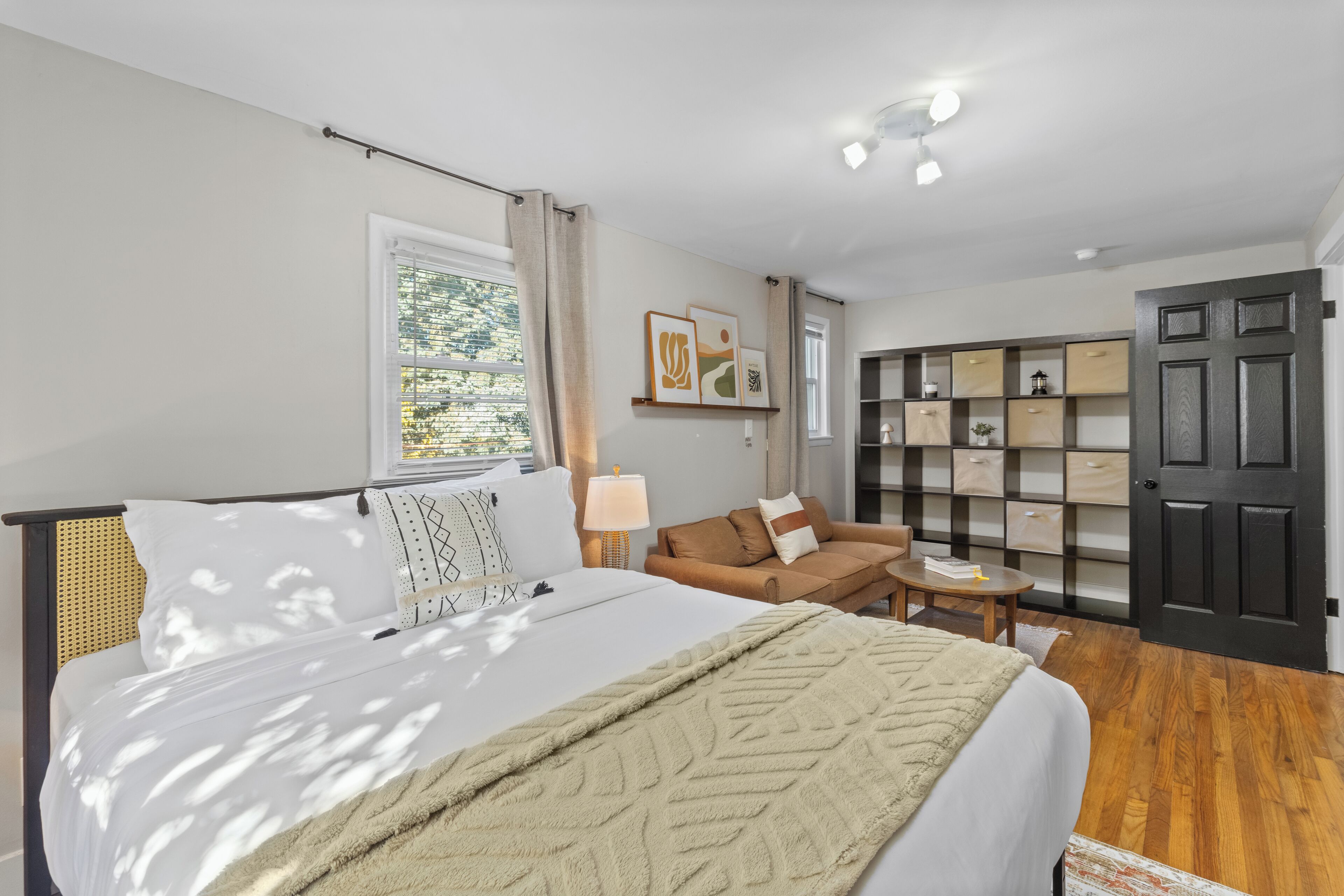 4 chambres, fer et planche à repasser, Wi-Fi, draps fournis