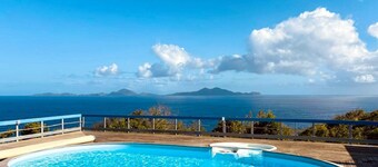 Caraibes in Blue, apt with swimming pool and magnificent view of Les Saintes.