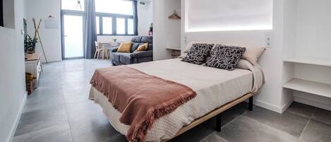 1 bedroom, iron/ironing board, travel cot, WiFi