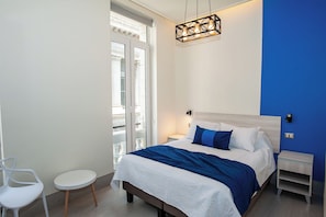 Habitación estándar doble, 1 cama de matrimonio | Escritorio y espacio para trabajar con un portátil