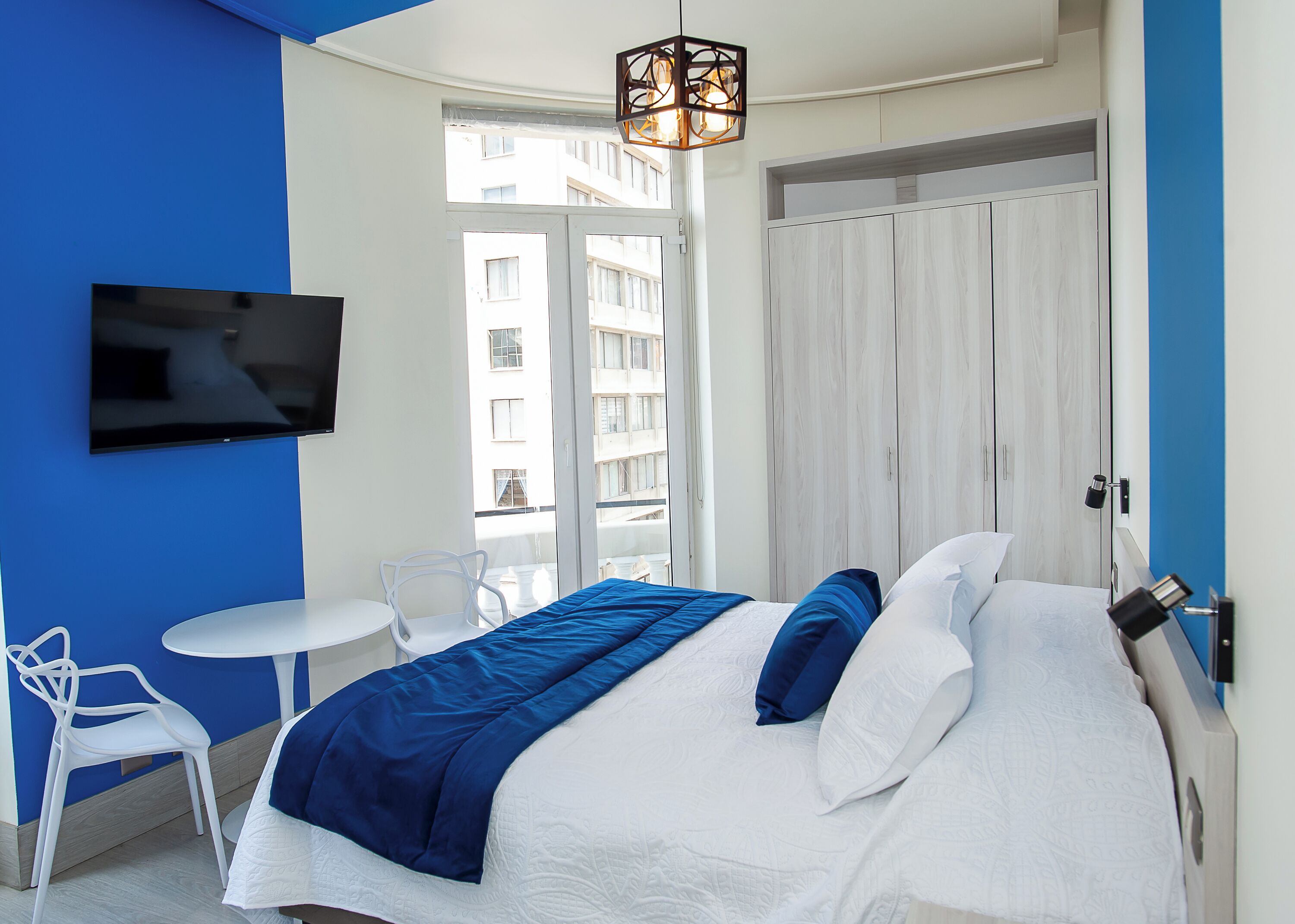 标准双人房, 1 张特大床 | 办公桌、笔记本电脑工作区、熨斗/熨衣板、免费婴儿床