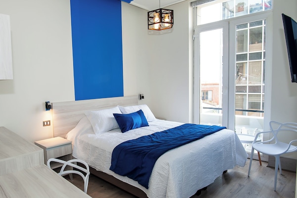 Phòng đôi Tiêu chuẩn, 1 giường cỡ king | Bàn, khu vực làm việc phù hợp cho laptop, bàn ủi/dụng cụ ủi quần áo