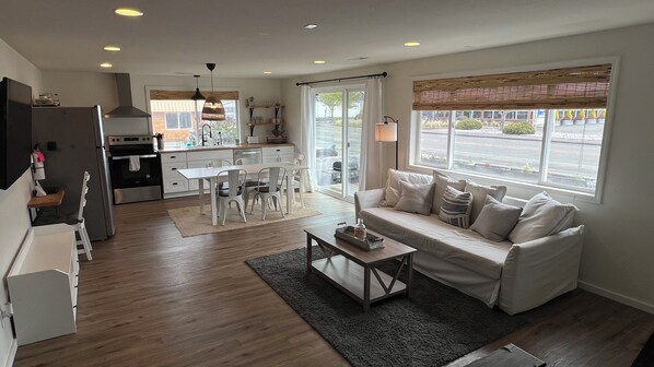 Smart TV, fireplace, video games