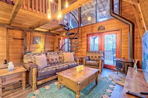 Smart TV, fireplace, foosball, books - Downtown Helen Escape: Hot Tub, Sauna, Games & Fire Pit! (Helen)